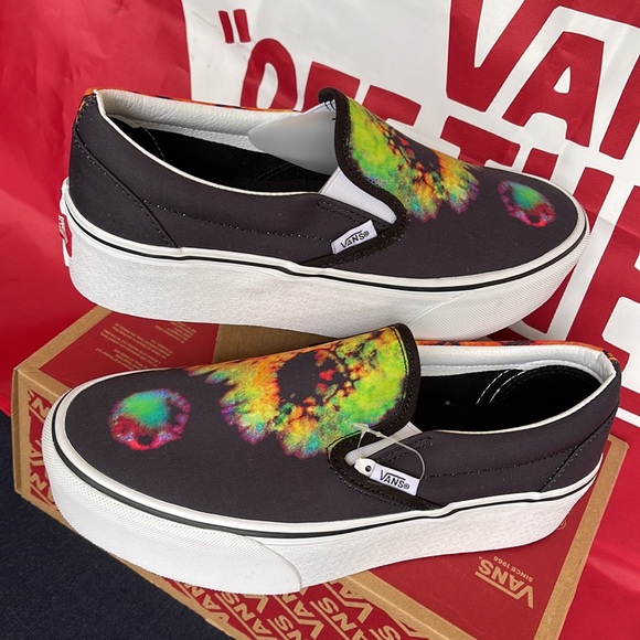 Vans Classic Slip-0n
Paradoxical Black/Multi
VNOA7Q5RBML
WMNS Platforms - Picture 11 of 16